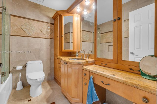 12541 SW 11th Ct, Davie, FL 33325