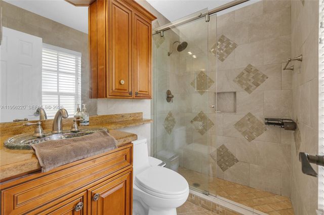 12541 SW 11th Ct, Davie, FL 33325