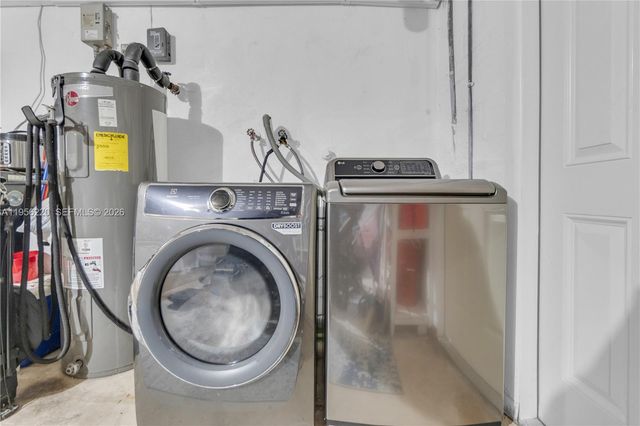 12541 SW 11th Ct, Davie, FL 33325