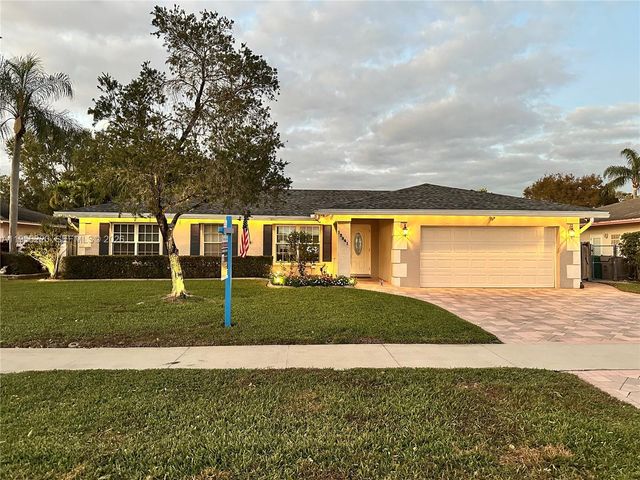 12541 SW 11th Ct, Davie, FL 33325