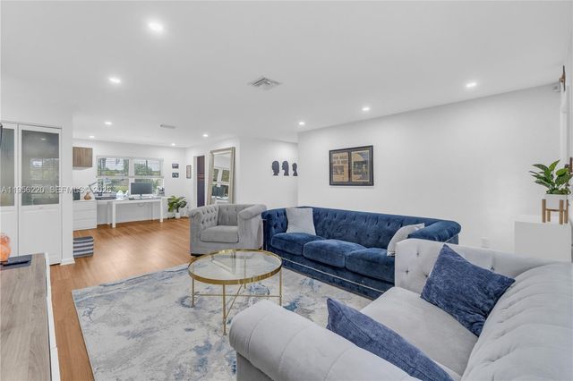 12541 SW 11th Ct, Davie, FL 33325