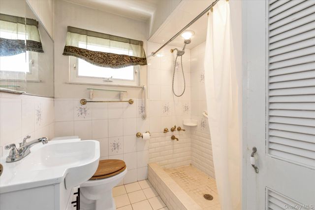 328 Glen Road, West Hempstead, NY 11552