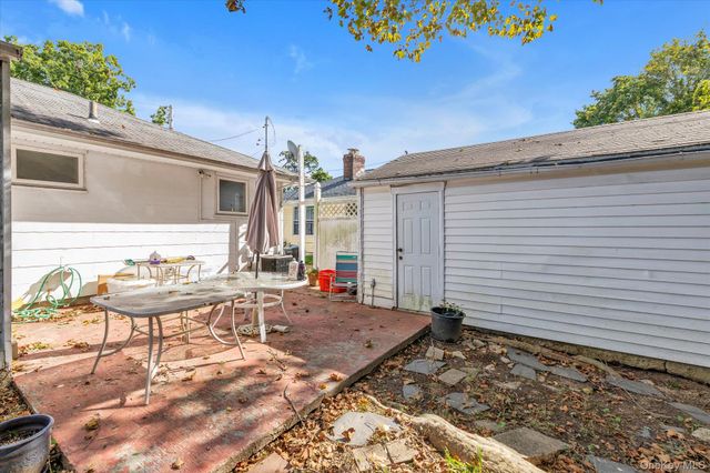 328 Glen Road, West Hempstead, NY 11552