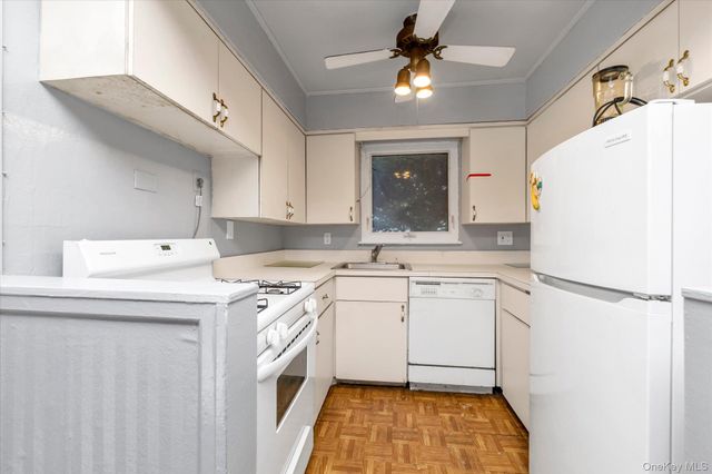 328 Glen Road, West Hempstead, NY 11552