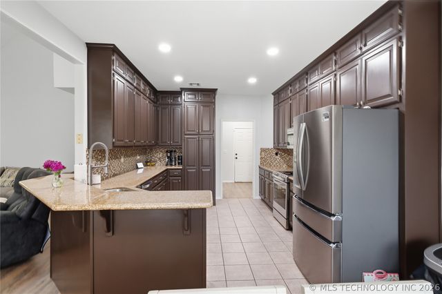 4417 W Elgin Street, Broken Arrow, OK 74012