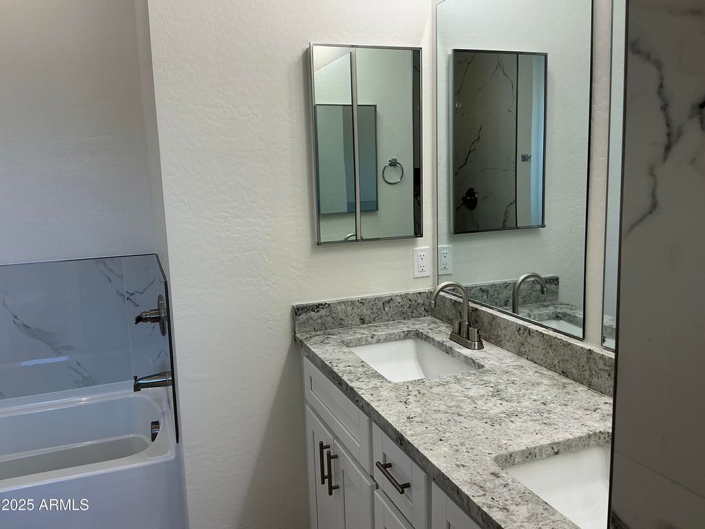 Image 21 of property listing at 8350 W ENCANTO Lane, Arizona City, AZ 85123