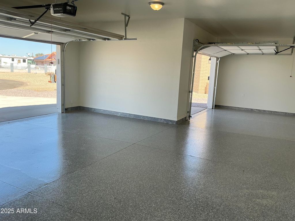 Image 30 of property listing at 8350 W ENCANTO Lane, Arizona City, AZ 85123