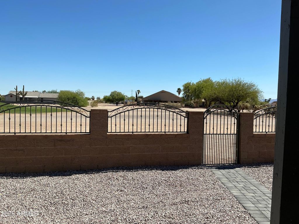 Image 41 of property listing at 8350 W ENCANTO Lane, Arizona City, AZ 85123