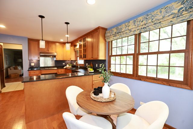 2418 Flambeau Drive, Naperville, IL 60564