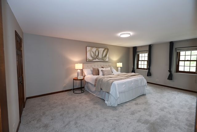2418 Flambeau Drive, Naperville, IL 60564