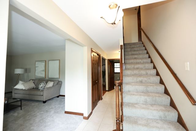 2418 Flambeau Drive, Naperville, IL 60564