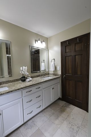2418 Flambeau Drive, Naperville, IL 60564