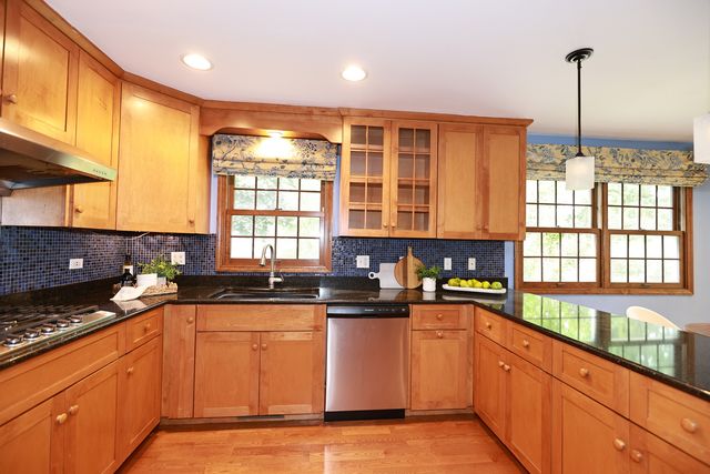 2418 Flambeau Drive, Naperville, IL 60564