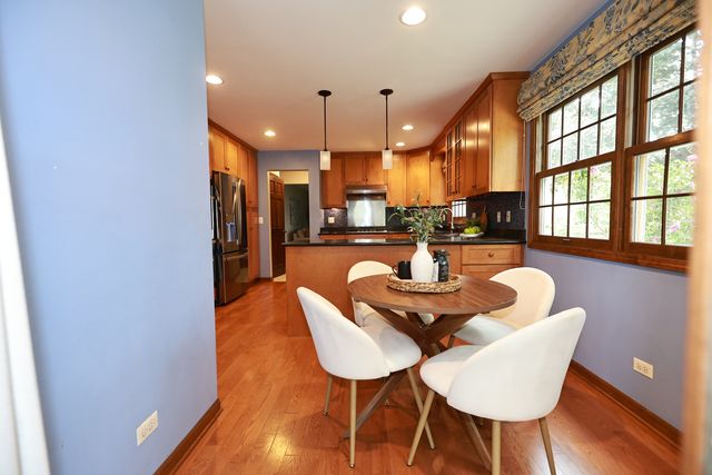 2418 Flambeau Drive, Naperville, IL 60564
