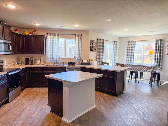 604 Mayfield Drive, Cleburne, TX 76031