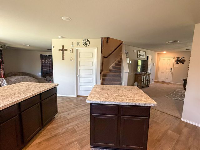 604 Mayfield Drive, Cleburne, TX 76031