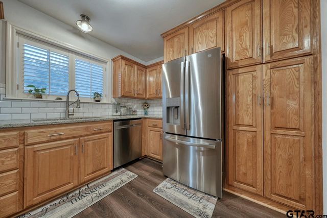 1724 Heritage Drive, Mineola, TX 75773