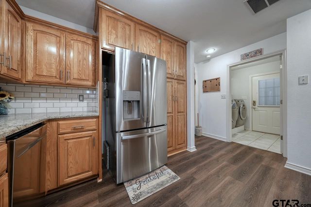 1724 Heritage Drive, Mineola, TX 75773