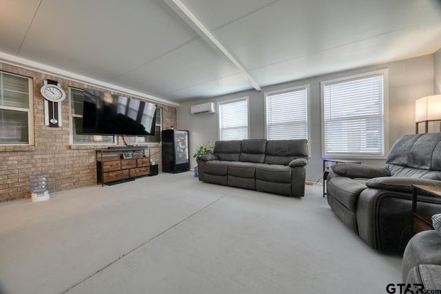 1724 Heritage Drive, Mineola, TX 75773