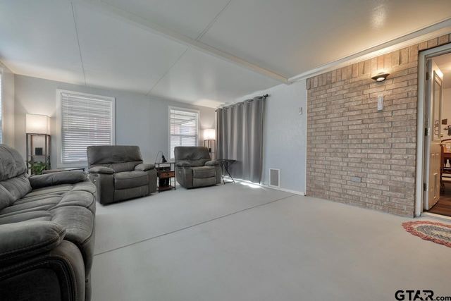 1724 Heritage Drive, Mineola, TX 75773