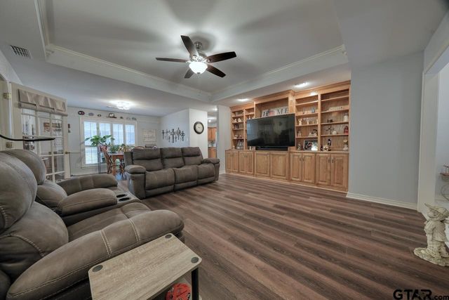 1724 Heritage Drive, Mineola, TX 75773