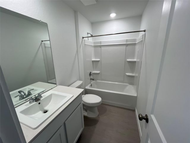 272 Laura Leigh Lane, Angleton, TX 77515