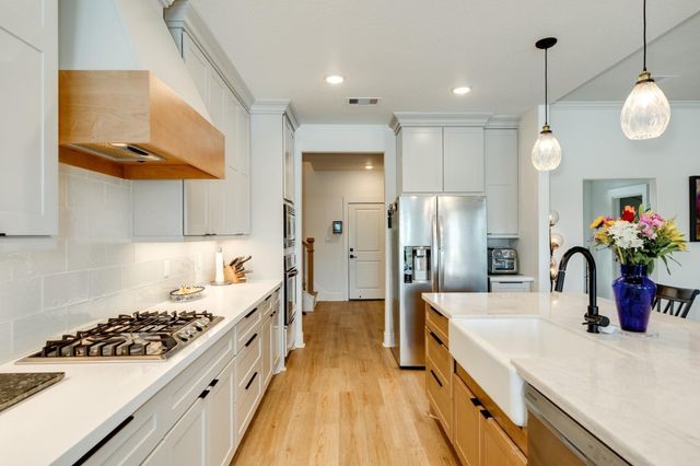 217 Arrowhead Drive, Lake Jackson, TX 77566