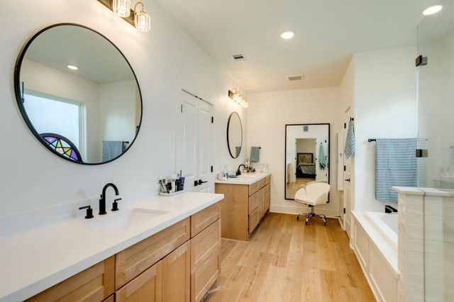 217 Arrowhead Drive, Lake Jackson, TX 77566