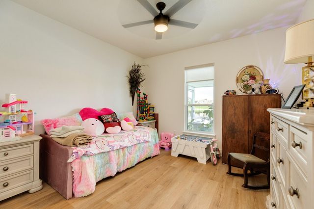 217 Arrowhead Drive, Lake Jackson, TX 77566