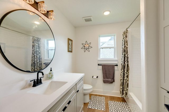 217 Arrowhead Drive, Lake Jackson, TX 77566