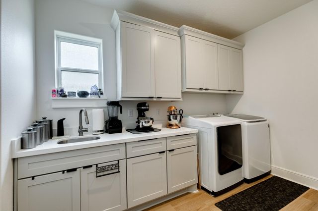 217 Arrowhead Drive, Lake Jackson, TX 77566