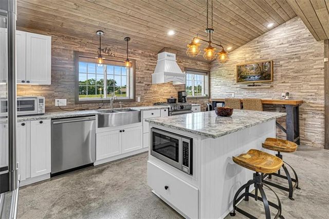 7621 SE Cannonball Road, Holt, MO 64048