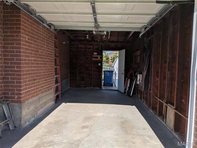 9133 Overton Drive, St Louis, MO 63123