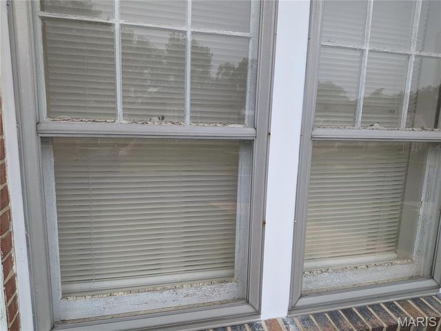 9133 Overton Drive, St Louis, MO 63123