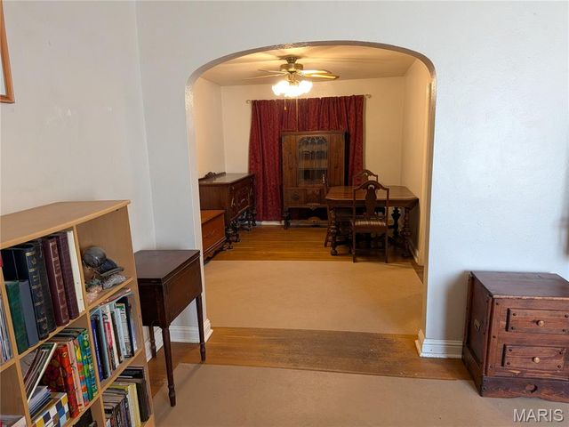 9133 Overton Drive, St Louis, MO 63123