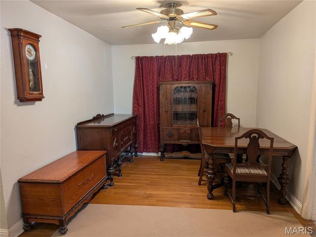 9133 Overton Drive, St Louis, MO 63123