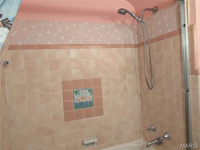 9133 Overton Drive, St Louis, MO 63123