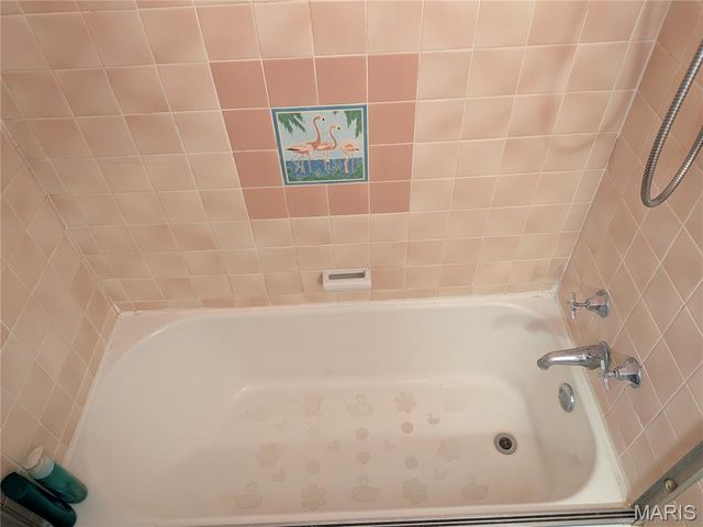 9133 Overton Drive, St Louis, MO 63123