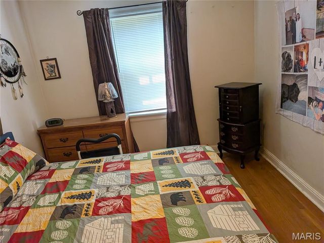 9133 Overton Drive, St Louis, MO 63123