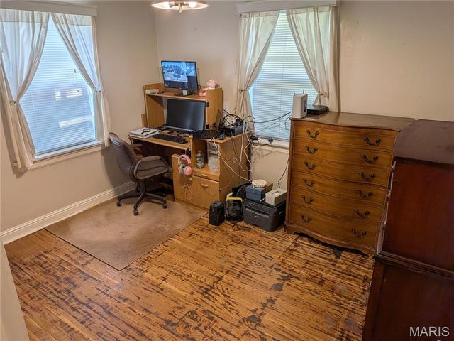 9133 Overton Drive, St Louis, MO 63123