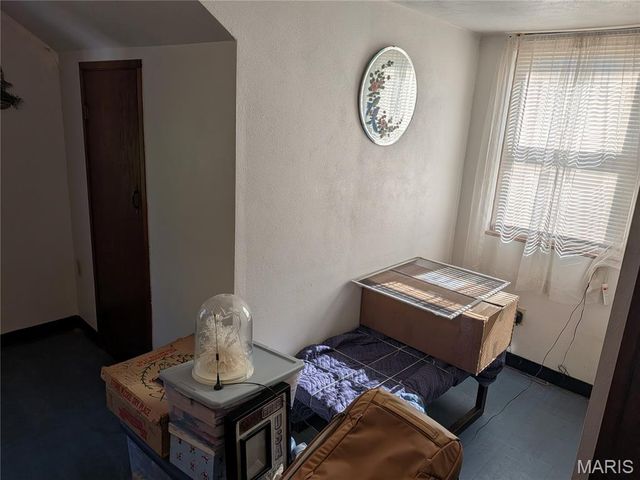 9133 Overton Drive, St Louis, MO 63123