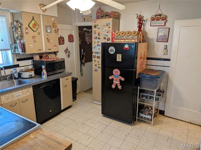 9133 Overton Drive, St Louis, MO 63123