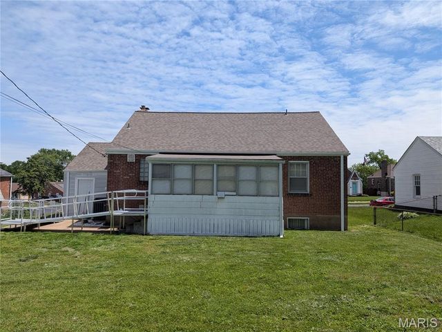 9133 Overton Drive, St Louis, MO 63123