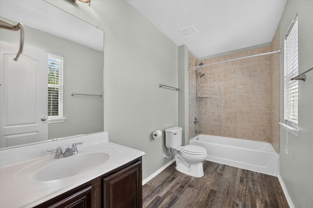 925 Bee Creek Lane, Fort Worth, TX 76120