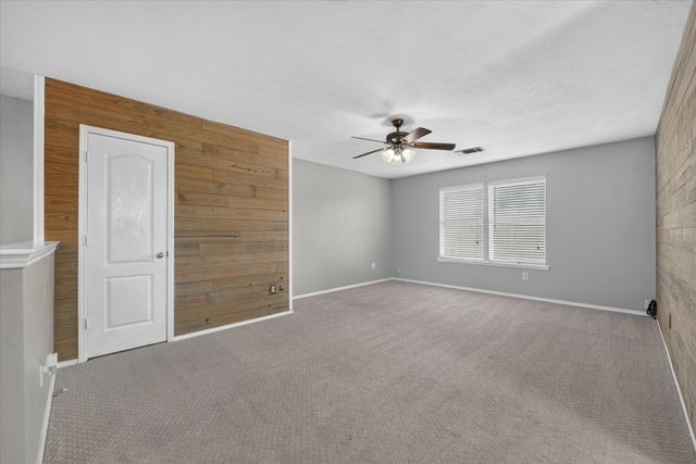 925 Bee Creek Lane, Fort Worth, TX 76120