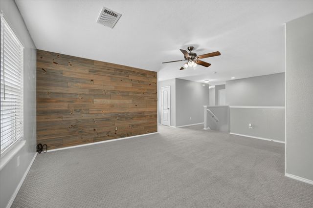 925 Bee Creek Lane, Fort Worth, TX 76120