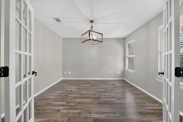 925 Bee Creek Lane, Fort Worth, TX 76120