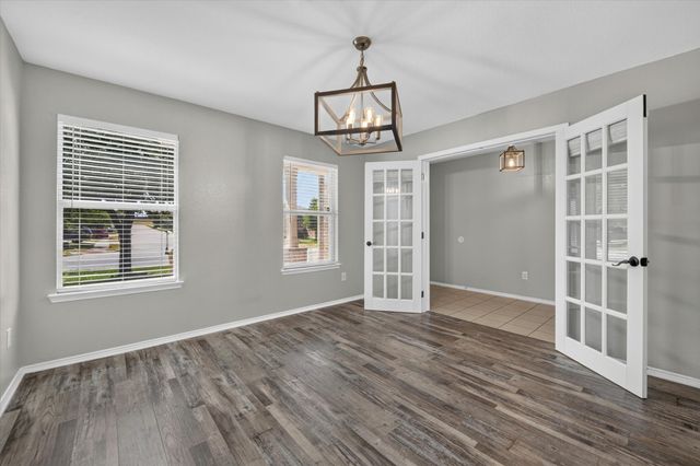 925 Bee Creek Lane, Fort Worth, TX 76120