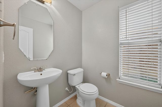 925 Bee Creek Lane, Fort Worth, TX 76120