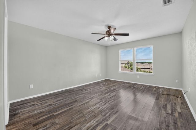 925 Bee Creek Lane, Fort Worth, TX 76120